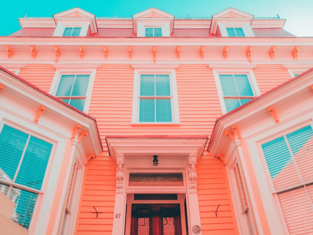 A brightly-colored home with a perfectly done paint job